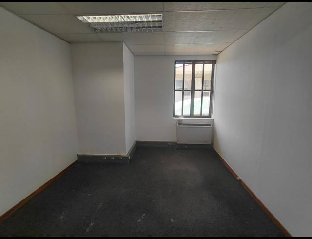 173M² OFFICE TO LET IN BRYANSTON